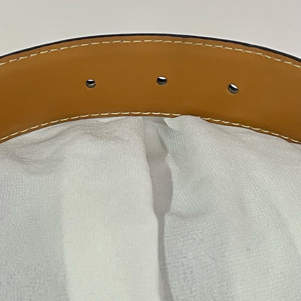 Authentic Gucci Black and Silver Leather Belt - Picture 5 of 8